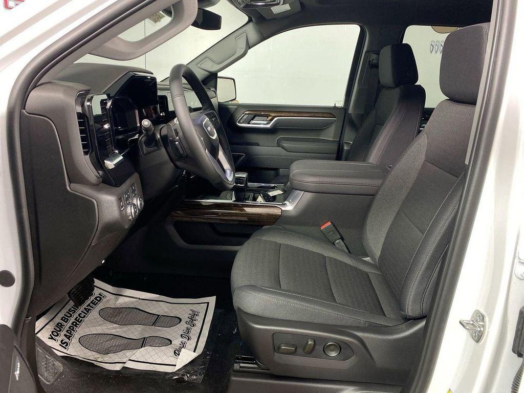new 2025 GMC Sierra 1500 car, priced at $54,126
