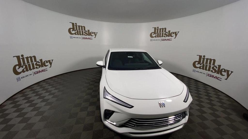 new 2025 Buick Envista car, priced at $24,717