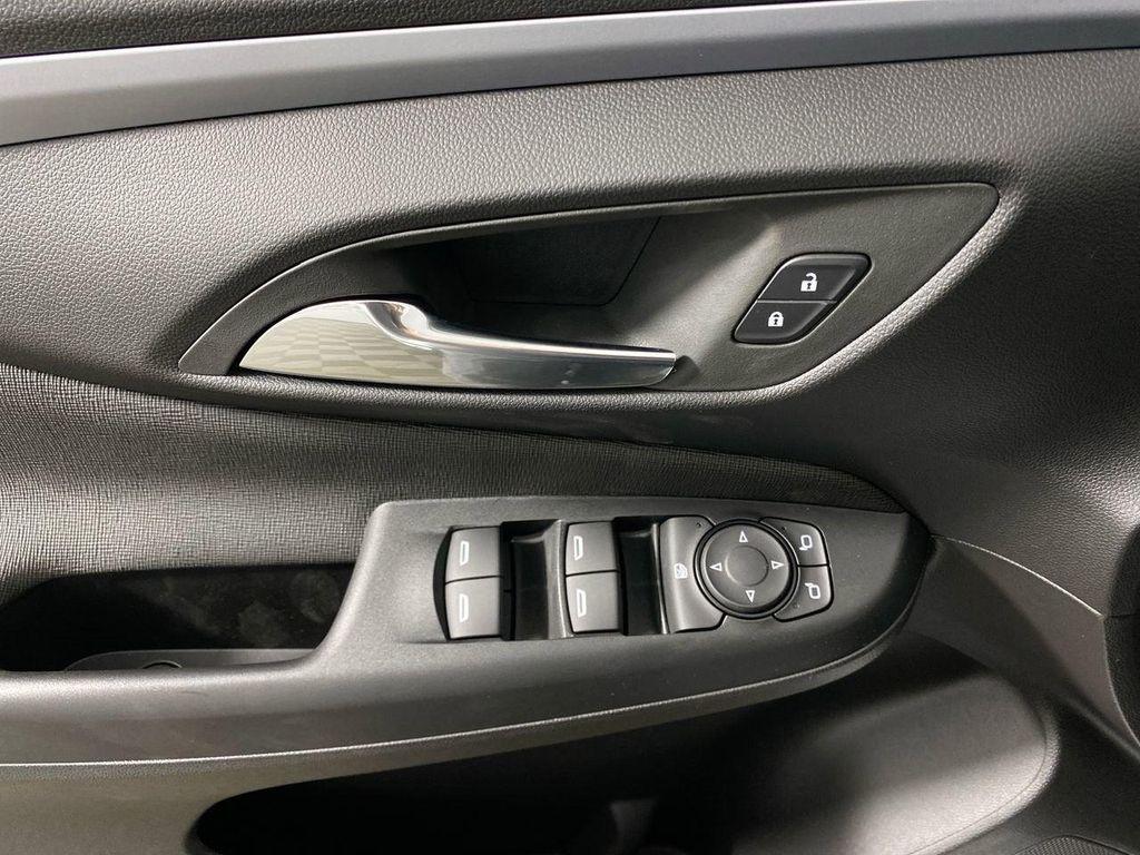 new 2025 Buick Envista car, priced at $24,717