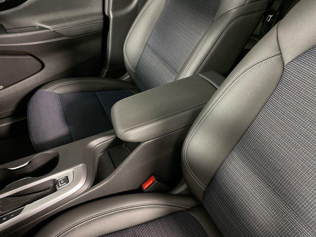 new 2025 Buick Envista car, priced at $24,717