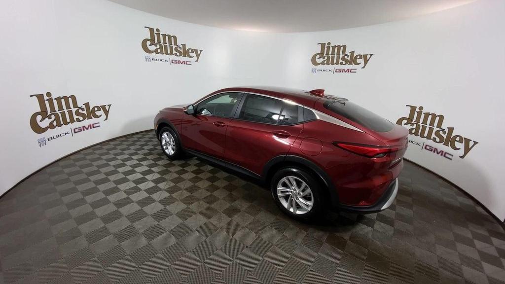 new 2025 Buick Envista car, priced at $25,670