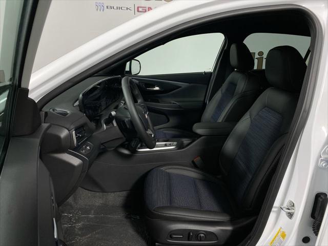 new 2025 Buick Envista car, priced at $25,237