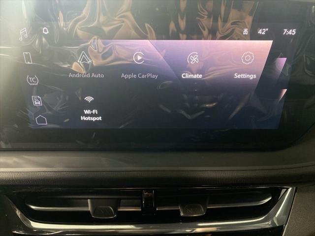 new 2025 Buick Envista car, priced at $27,958
