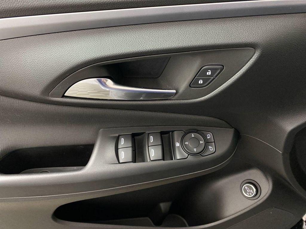 new 2025 Buick Envista car, priced at $25,670
