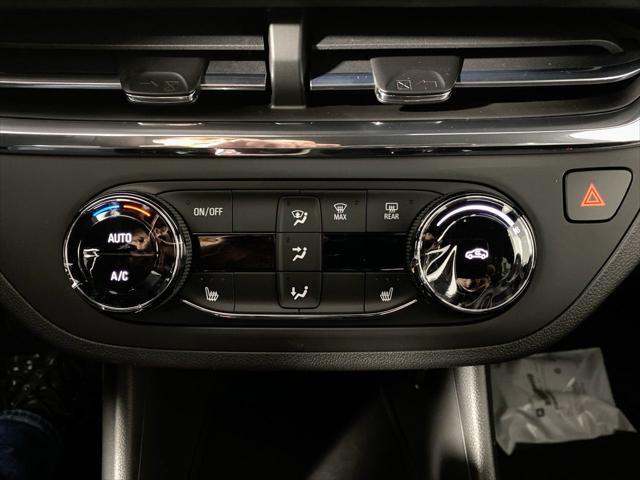 new 2025 Buick Envista car, priced at $24,923