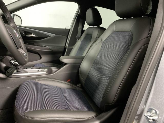 new 2025 Buick Envista car, priced at $24,923