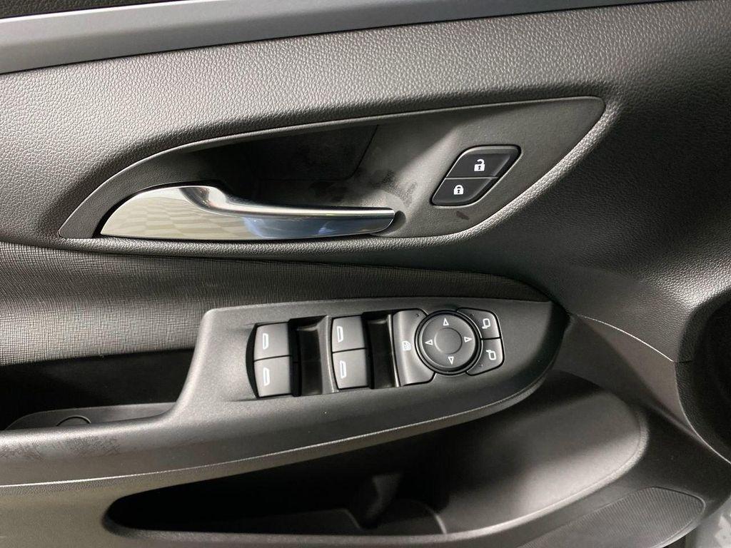 new 2025 Buick Envista car, priced at $24,923