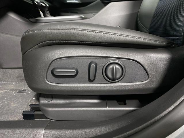 new 2025 Buick Envista car, priced at $25,670