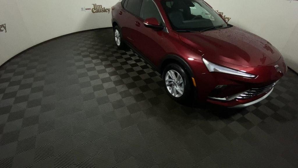 new 2025 Buick Envista car, priced at $25,150