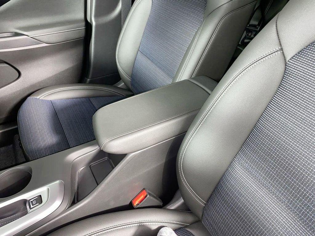 new 2025 Buick Envista car, priced at $24,630