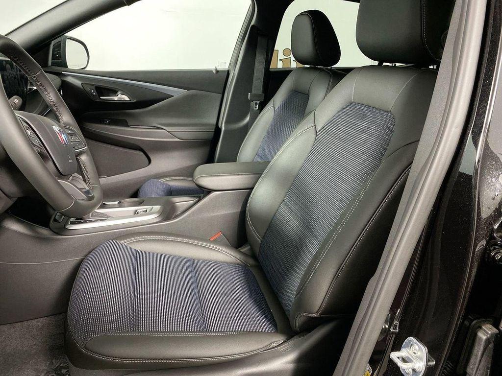 new 2025 Buick Envista car, priced at $24,630