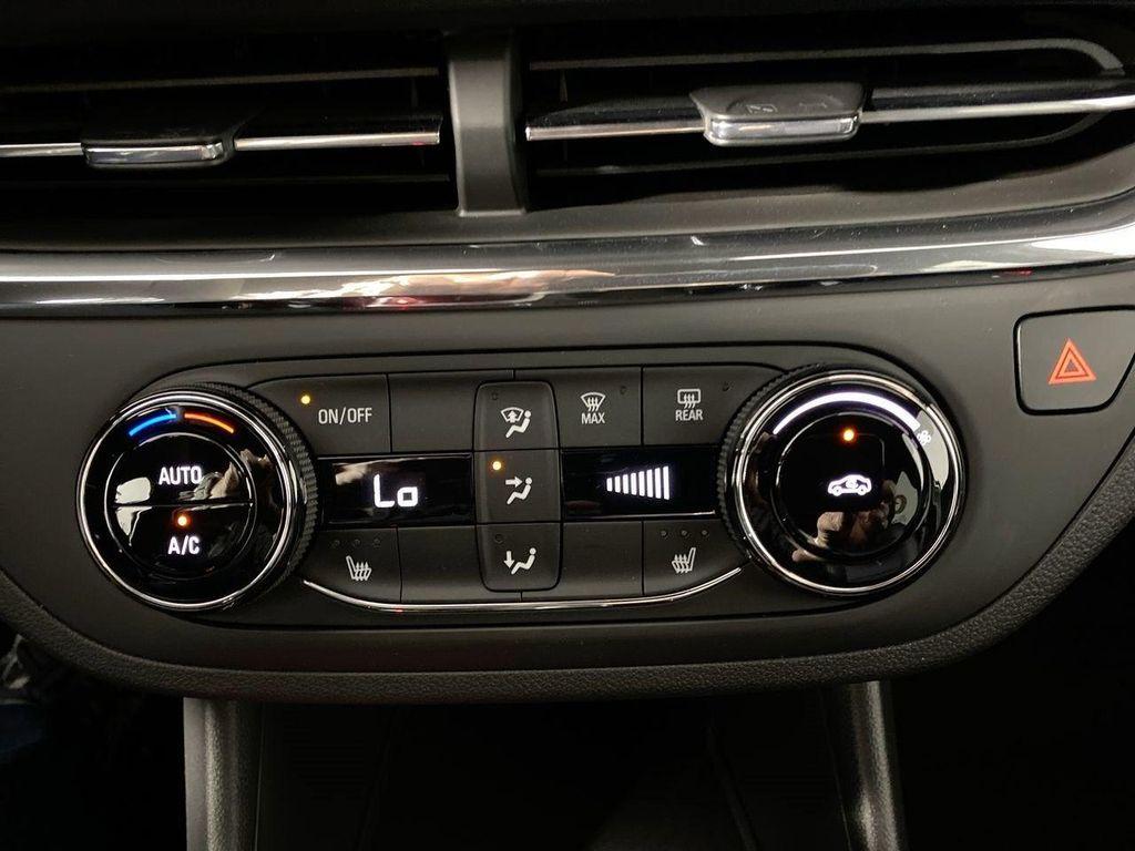 new 2025 Buick Envista car, priced at $24,630