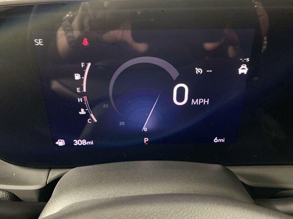 new 2025 Buick Envista car, priced at $24,630