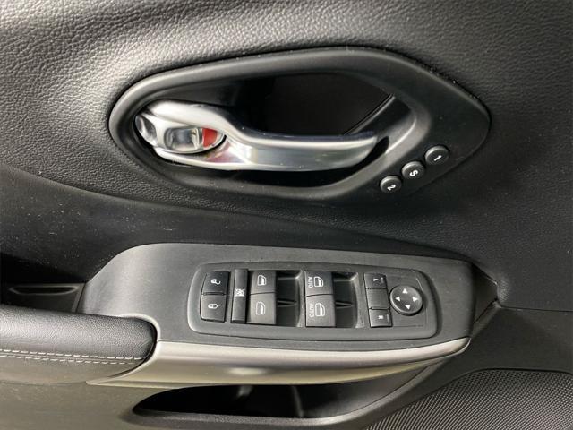 used 2021 Jeep Cherokee car, priced at $18,895