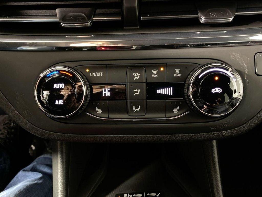 new 2025 Buick Envista car, priced at $25,670