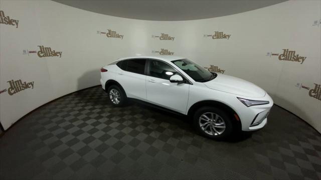 new 2025 Buick Envista car, priced at $25,237