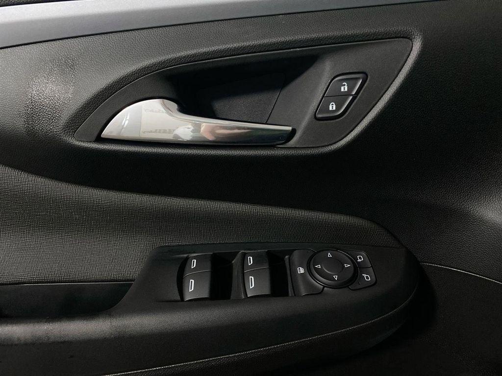 new 2025 Buick Envista car, priced at $25,237