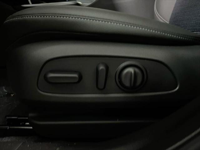 new 2025 Buick Envista car, priced at $25,237