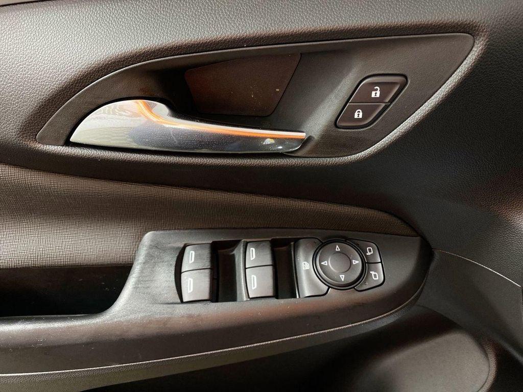 new 2025 Buick Envista car, priced at $24,630