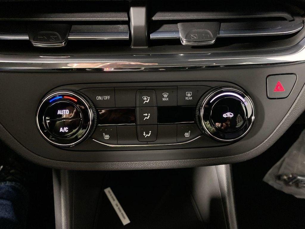 new 2025 Buick Envista car, priced at $24,923