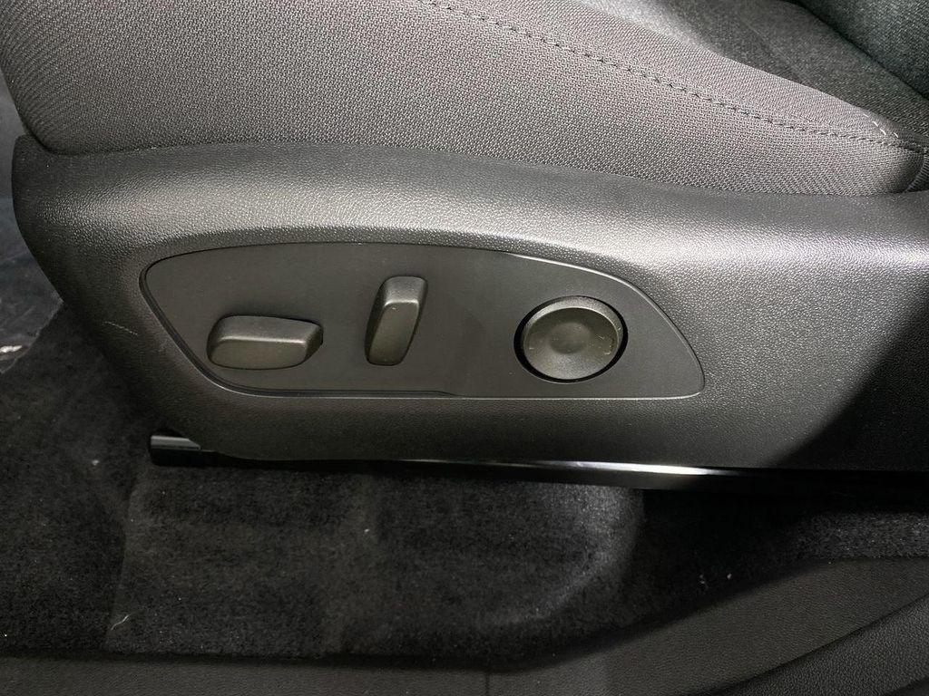 new 2025 GMC Acadia car, priced at $43,706