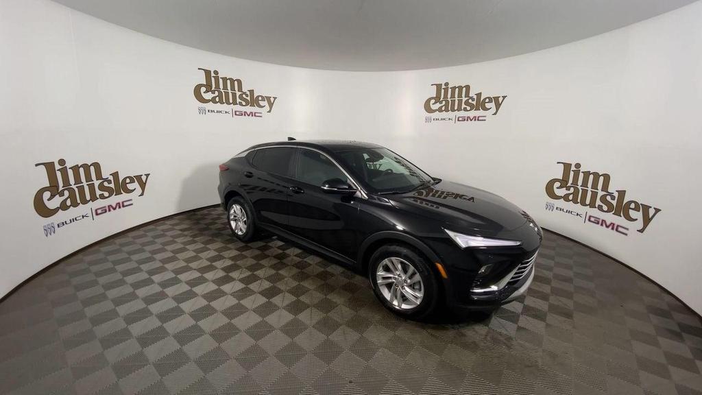 new 2025 Buick Envista car, priced at $25,670