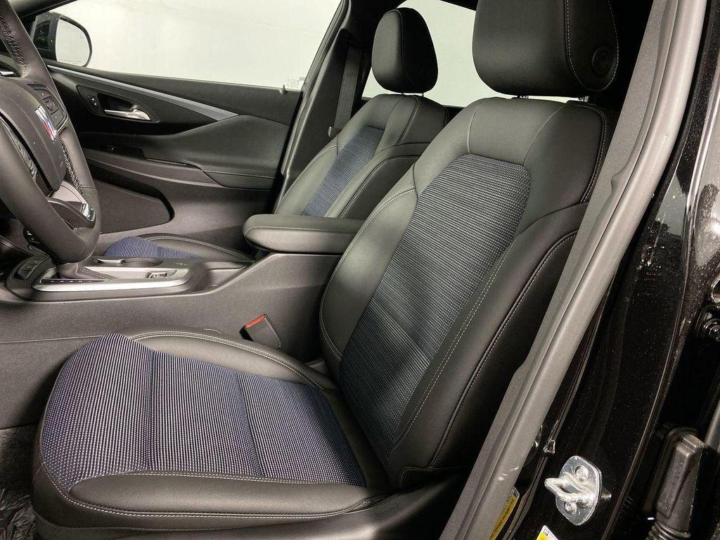 new 2025 Buick Envista car, priced at $25,670