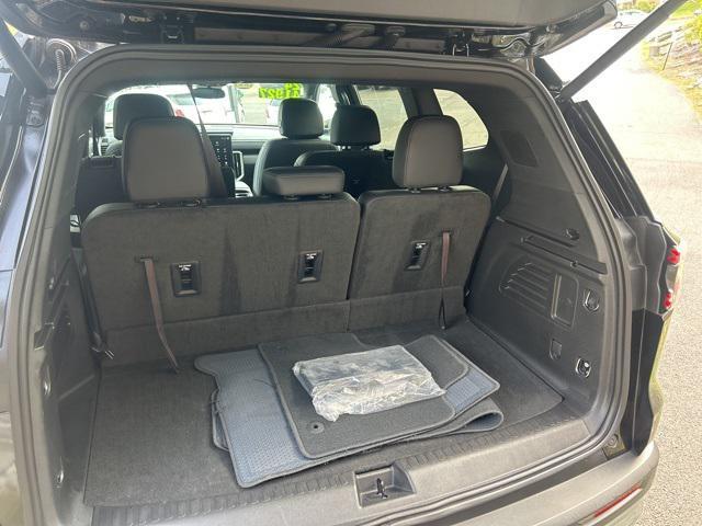 used 2024 GMC Acadia car, priced at $41,927