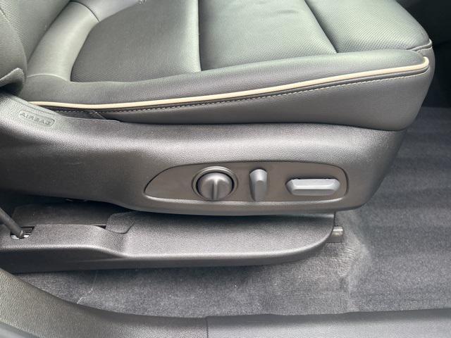 used 2023 Chevrolet Traverse car, priced at $37,956