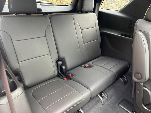 used 2023 Chevrolet Traverse car, priced at $37,956
