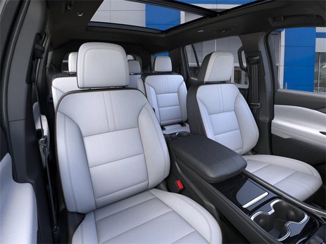 new 2025 Chevrolet Traverse car
