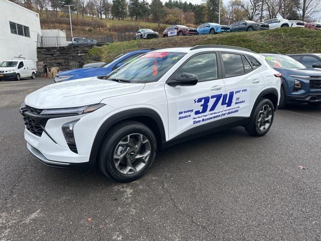 new 2025 Chevrolet Trax car, priced at $24,999