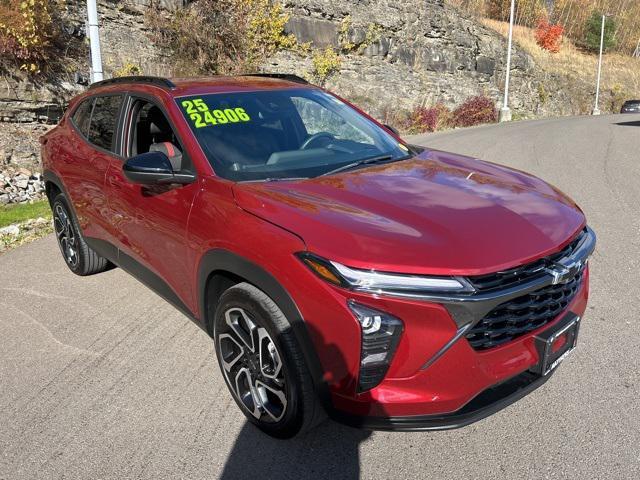 used 2025 Chevrolet Trax car, priced at $24,906