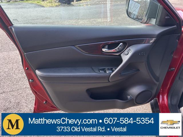 used 2018 Nissan Rogue car, priced at $17,967