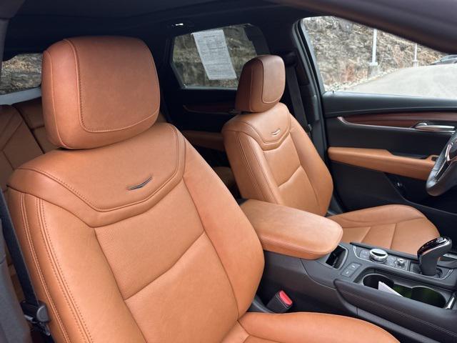used 2025 Cadillac XT5 car, priced at $50,906