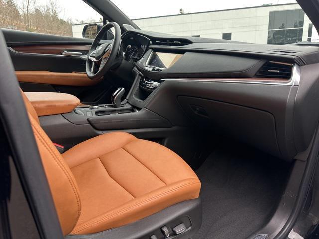 used 2025 Cadillac XT5 car, priced at $50,906