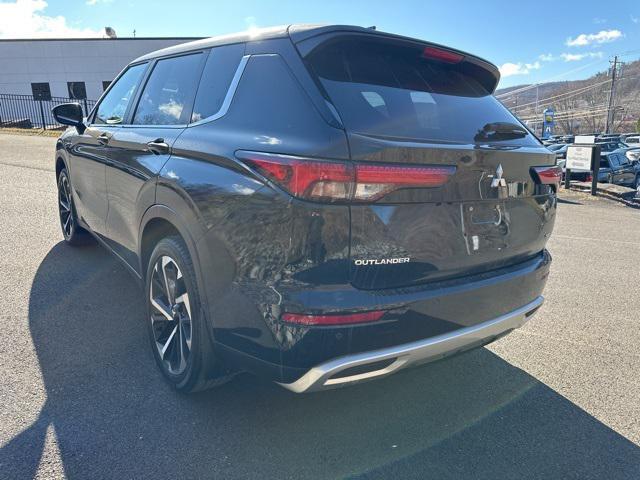 used 2024 Mitsubishi Outlander car, priced at $28,922