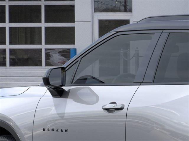 new 2025 Chevrolet Blazer car, priced at $40,998