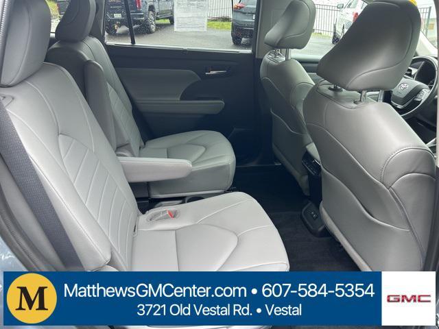used 2021 Toyota Highlander car, priced at $35,925