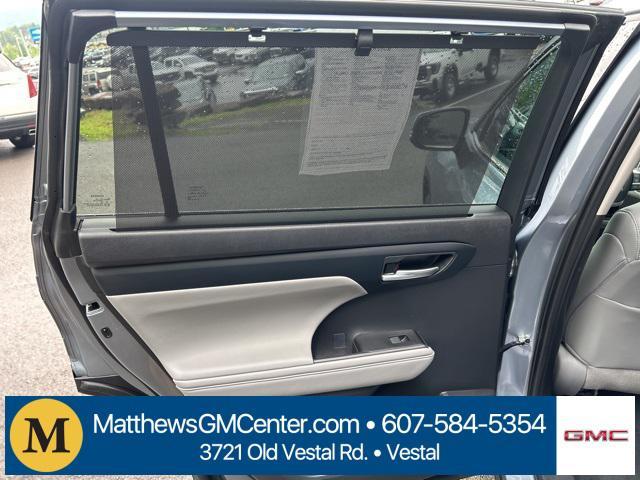 used 2021 Toyota Highlander car, priced at $35,925