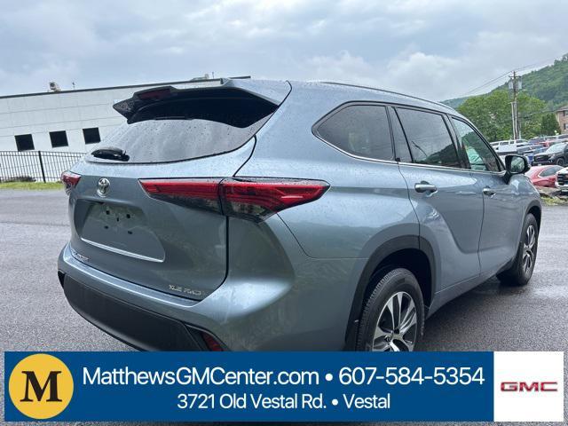 used 2021 Toyota Highlander car, priced at $35,925