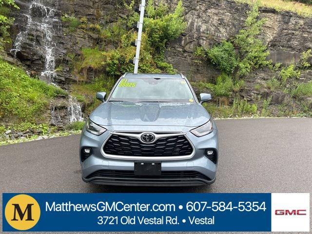 used 2021 Toyota Highlander car, priced at $35,925