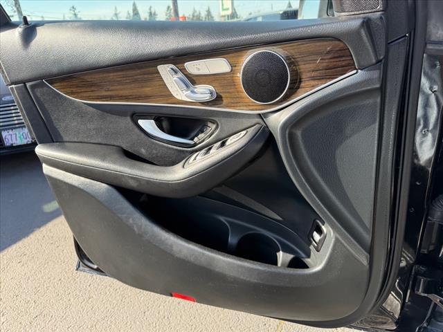used 2020 Mercedes-Benz GLC 300 car