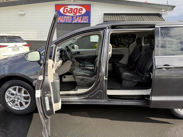used 2022 Chrysler Pacifica car