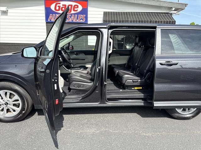 used 2024 Kia Carnival car