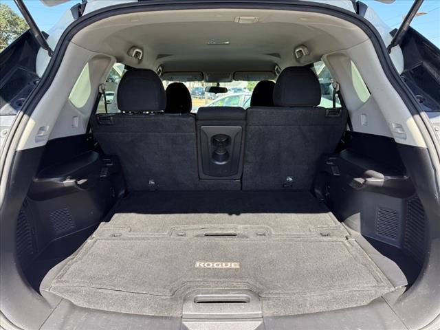 used 2016 Nissan Rogue car