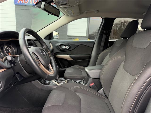 used 2017 Jeep Cherokee car