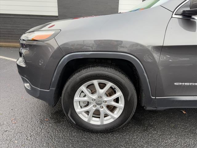 used 2017 Jeep Cherokee car