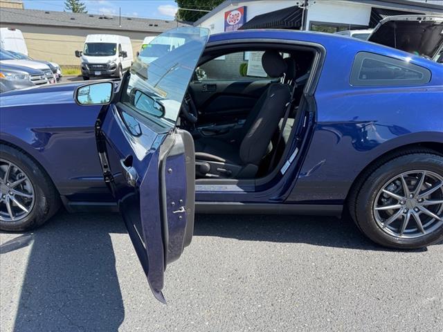 used 2012 Ford Mustang car