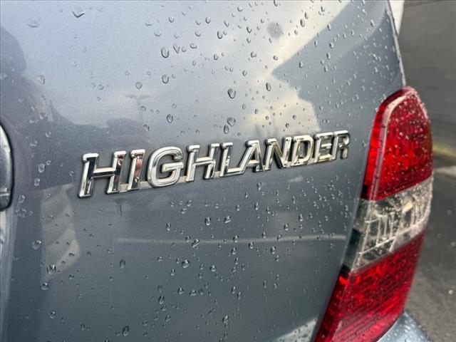 used 2005 Toyota Highlander car, priced at $9,888